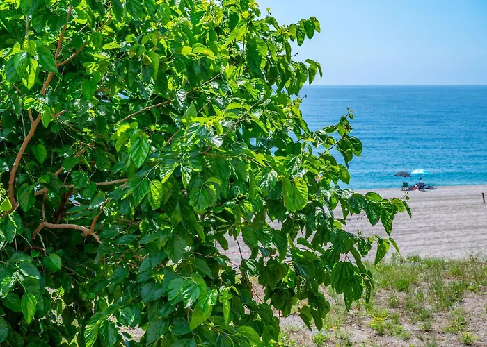 Apartamento Guesthost - Seaside Flat Just Steps From The
