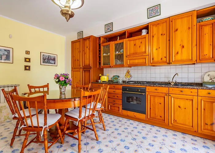 Guesthost - Seaside Flat Just Steps From The Apartamento